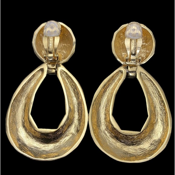 St John Massive 3” Hammered Dangle Knocker Clip Earrings Gold tone - Picture 2 of 5